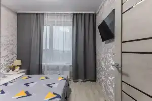 Odnokomnatnaya Uyutnaya S Dizaynerskim Remontom I Sovremennymi Udobstvam Flat, Kurgan