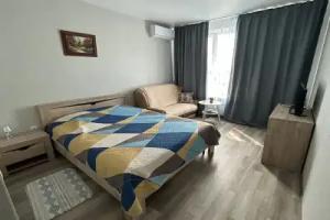 Uyutnaya So Storony Zaezda S M-4 Don Flat, Aksay