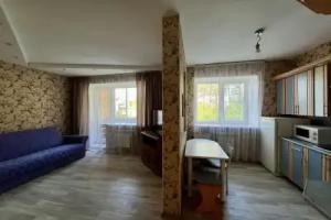 1k Na Ozere Yelovom Flat, Chebarkul'