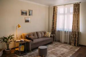 Na 5 uglakh Flat, Velikiy Novgorod