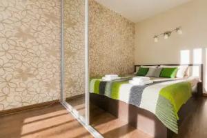 Ryadom S Tts Avtobus Flat, Syzran