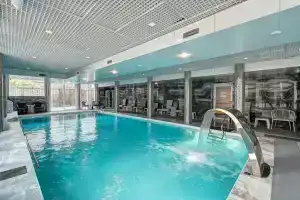 Semeinye u morya s basseinom Apartment, Adler