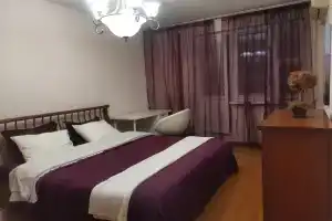 Dvuhkomnatnaya Chistaya Komfortnaya s Balconom Ryadom s Metro Yugo-Zapadnaya Flat, Moscow