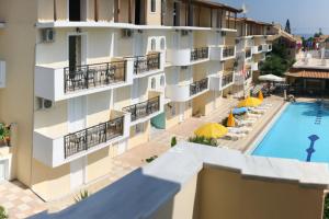 Iniochos Hotel, Argasi