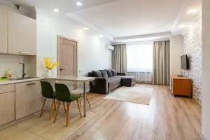 Prostota i Prostranstvo - 3-h Komnatnatnye v Minimalizme Apartment, Almaty