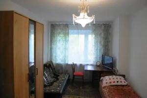 Ryadom S Parkom, Rynkom I Ozerom Flat, Kislovodsk