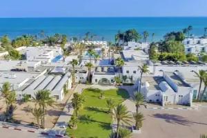 Hari Club Beach Resort, Aghir