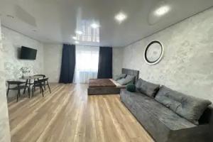 Na Ulitse Sverdlova Apartments, Achinsk
