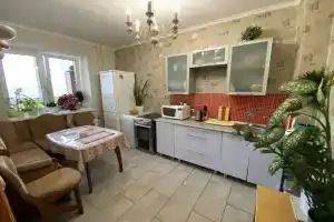 Teplaya s Udobnym Vyezdom na Moskovskiy Trakt Flat, Ekaterinburg