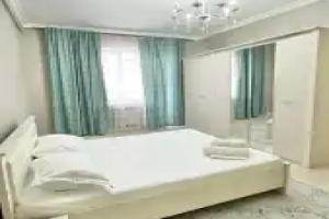 Prostornye Svetlye 3-kh Komnatnatnye Apartments, Atyrau