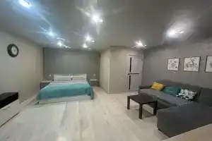 C Novym Pemontom Apartments, Borovichi