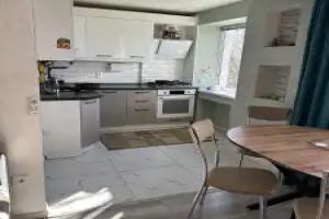 Shikarnaya V Tsentre Goroda S Dizaynerskim Interyerom Flat, Pskov