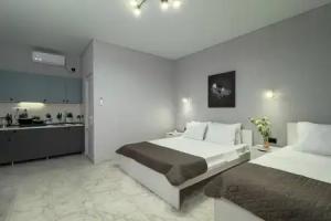 Bonjour Living Quarters, Pitsunda