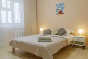 Studiya ryadom so Stolichnym rynkom g. Yakutska Flat, Yakutsk