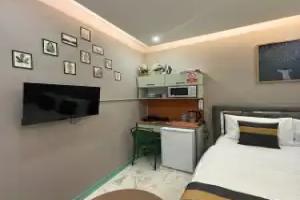 Cozy Warm Studio near the Subway Apartments, Istanbul