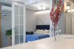 Uyutnaya s dizaynerskim remontom Flat, Moscow