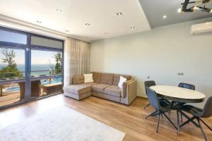 S Balkonom Na Pervoy Linii Morya - Lazurny Bereg 1 Flat, Sochi