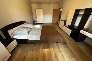 V Zavidovo Flat, Osh