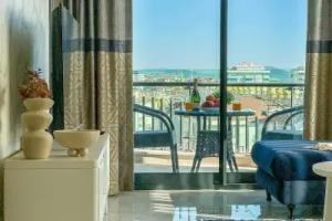 1+1 Qoople Excellence C37 S Vidom na More i Gory Dlya Vsey Semi Apartments, Alanya