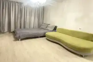 Na Petrovskogo 32/2 Flat, Yakutsk
