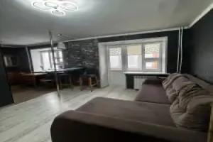 Ryadom parkom Flat, Lensk