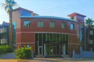 Grand Nar Hotel, Kiris