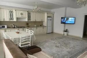 V Gorode Flat, Izbarbash