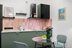 F-Apart svetlyye stil'nyye i komfortnyye Apartments