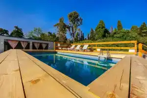 Grey House Recreation camp, Alakhadzi