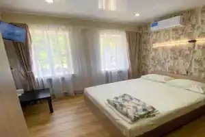 S Otdelnyim Vhodom I Parkovkoj Apartments, Yeysk