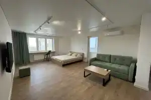 Na Ulitse Trudovaya 12/7 Flat, Engels