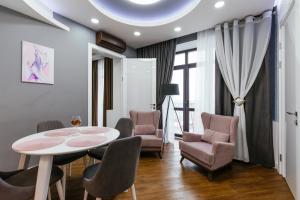 Apartamenty Room Rour S Vidom Na Most Vlyublennykh Apartments, Tyumen