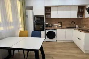 Prostornaya Vidovaya V Zhk Vozrozhdenie Flat, Surgut