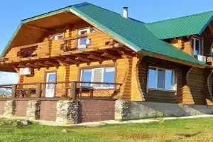 4 Altayskiy Kurshavel Private House, Novokhar'kovka
