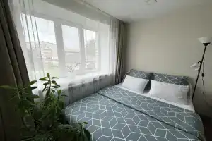 Otlichnaya Ryadom S Trassoy M-8 Flat, Kuznechikha