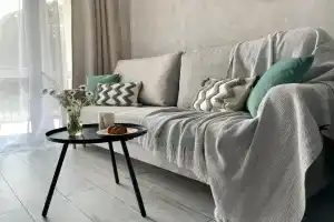 Dlya Dvoikh Monako Flat, Agoy