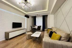 Cozy Apt 2 in the center of the city, Republic sq Apartments, Yerevan