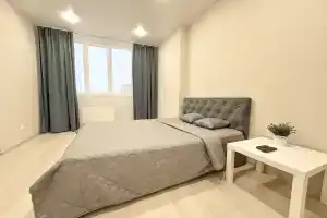 Do 8-mi Chelovek Na Scherbakova 18 Flat, Ekaterinburg