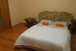 Spring 2 Apartment, Chekhov