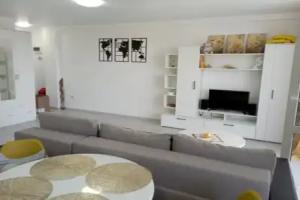 Uyutnaya studiya v istoricheskom tsentre Flat, Nakhodka