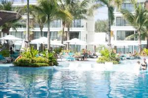 Luxury Sunshine Apartments, Layan Beach