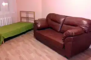 2-Khkomn Na Olimpiyskoy-89, 3 Etazh Apartments, Kirovsk