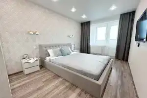 Dizajnerskie 2-komnatnye V ZHK Biznes-KlassaV Centre Goroda  Apartaments, Kirov