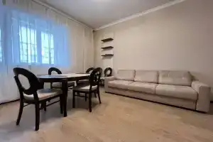 Trekhkomnatnaya Avtozavodskoye Shosse 37 Flat, Togliatti