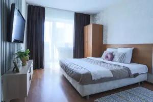 Na Ulitse Kunarskaya 14/1 Flat, Ekaterinburg