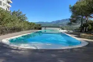 S Basseynom Apartments, Alushta