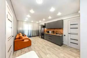 Trekhkomnatnaya Dlya 8 Gostey Flat, Chelyabinsk