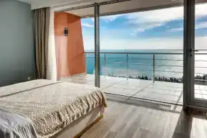 201 Lyuks S Vidom Na More Apartments