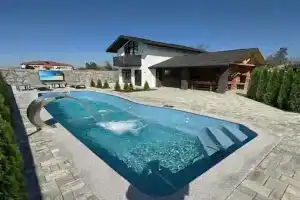 Uyutny Domik, Mostovoye