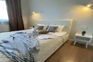 1-komn kvartira V TSENTRE 41 kv.m. ul. Poleszhaeva d.92 Apartments, Saransk